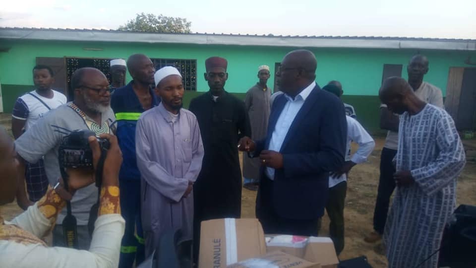 FÊTE DE L'AÏD EL FIRT : LE CONSEIL MUNICIPAL OFFRE UN DON DE VIVRES À LA COMMUNAUTÉ MUSULMANE D'OYEM