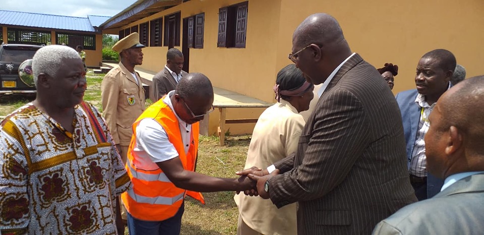 CÉRÉMONIE DE RÉCEPTION OFFICIELLE DES ÉCOLES PRIMAIRES DES QUARTIERS ELONE-ABENELANG ET NKOMAYAT